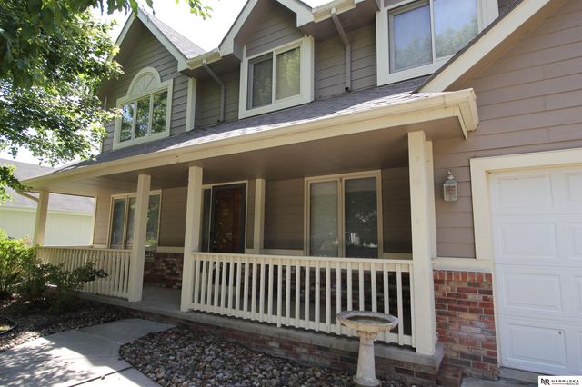 2001 Dana Lane, Papillion, NE 68133