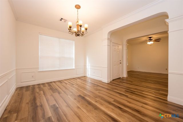 303 Crowfoot Drive, Harker Heights, TX 76548