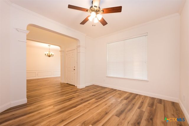 303 Crowfoot Drive, Harker Heights, TX 76548
