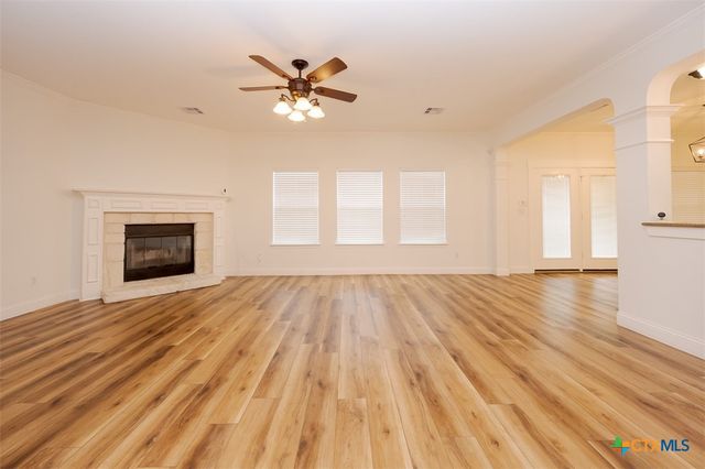 303 Crowfoot Drive, Harker Heights, TX 76548