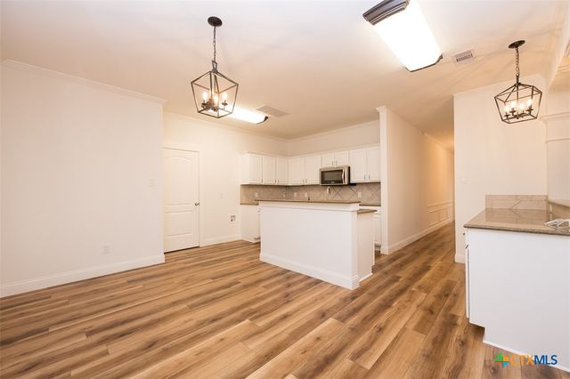 303 Crowfoot Drive, Harker Heights, TX 76548