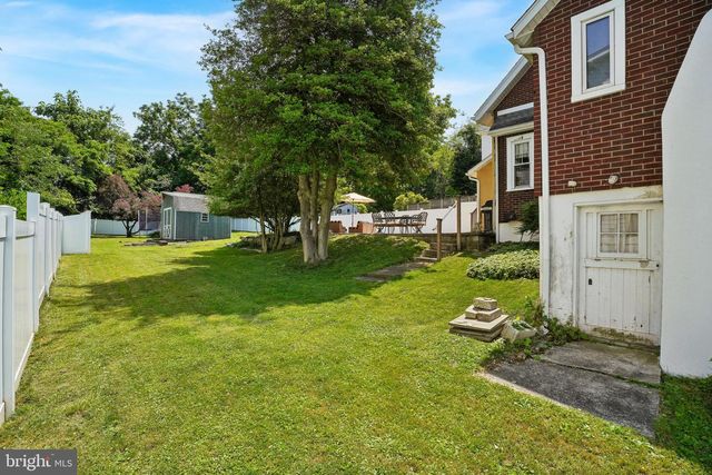971 HENRY AVE, Wayne, PA 19087