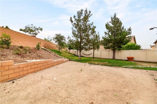 17190 Pioneer, San Bernardino, CA 92407