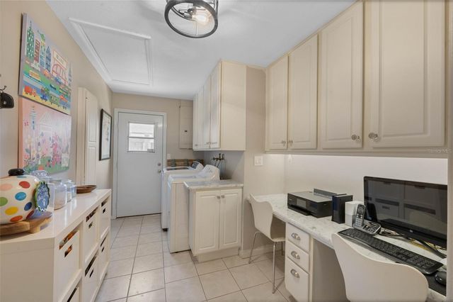 3015 DAWLEY AVENUE, Orlando, FL 32806