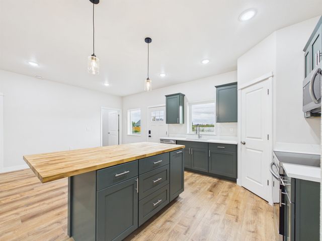 2807 W FIRST AVENUE, North Pole, AK 99705