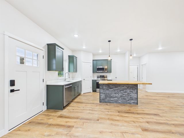 2807 W FIRST AVENUE, North Pole, AK 99705