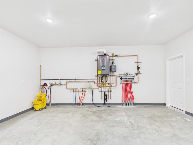 2807 W FIRST AVENUE, North Pole, AK 99705