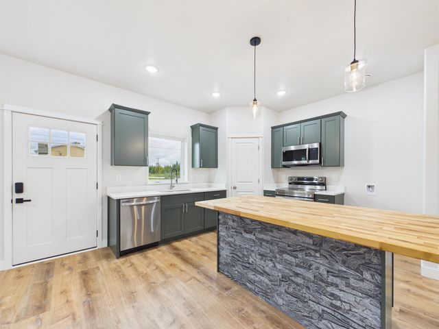 2807 W FIRST AVENUE, North Pole, AK 99705