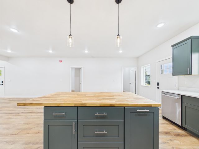 2807 W FIRST AVENUE, North Pole, AK 99705