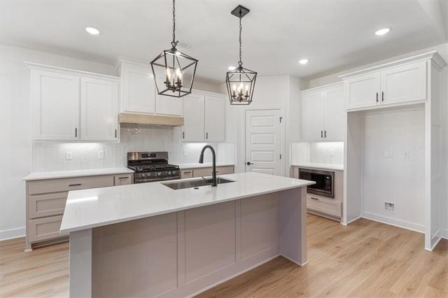 6904 SW High Meadow Boulevard, Bentonville, AR 72713