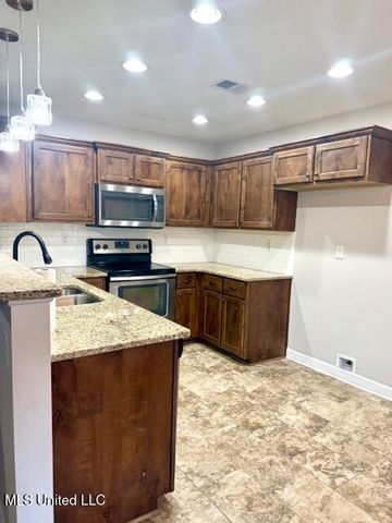 7934 Sycamore Drive, Southaven, MS 38671