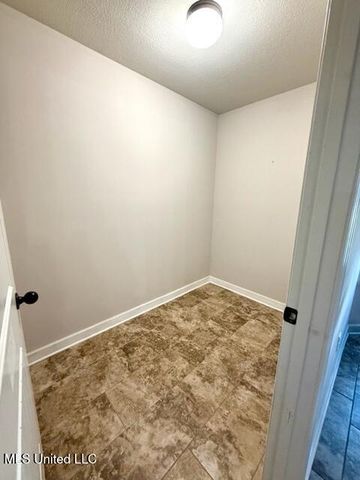 7934 Sycamore Drive, Southaven, MS 38671