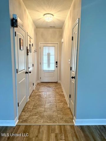 7934 Sycamore Drive, Southaven, MS 38671