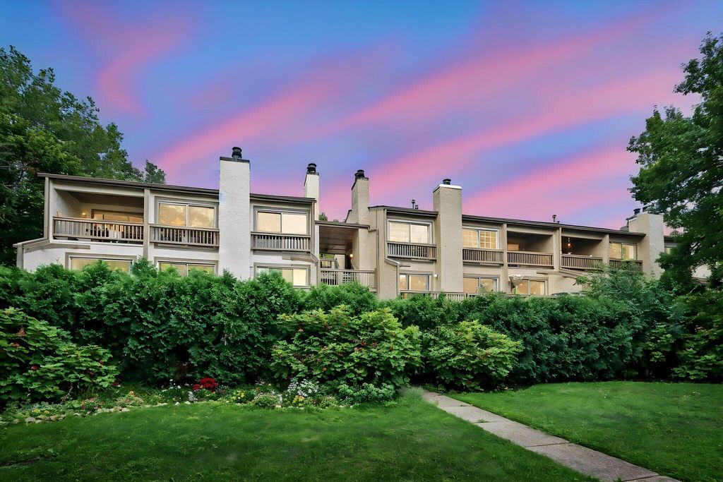 1218 Lake Shore, B, Columbus, OH 43204