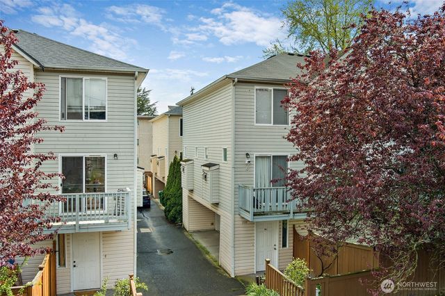 12042 31st Avenue NE, Seattle, WA 98125
