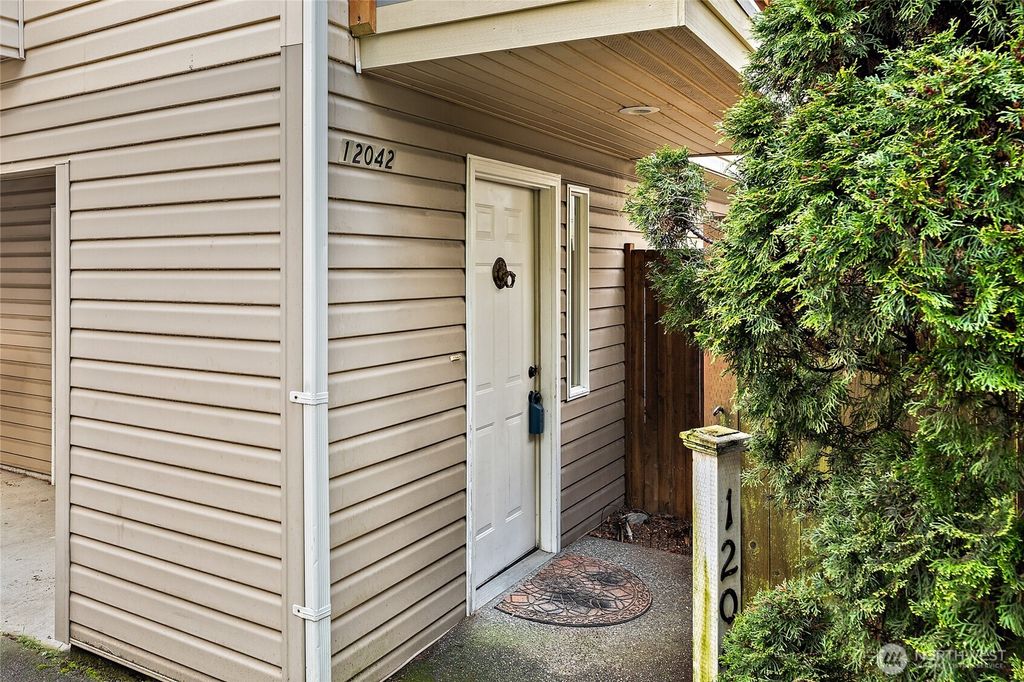 12042 31st Avenue NE, Seattle, WA 98125