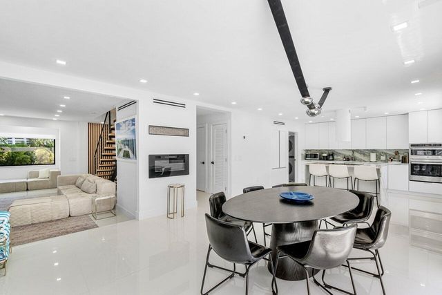 2724 N Ocean Boulevard, Fort Lauderdale, FL 33308