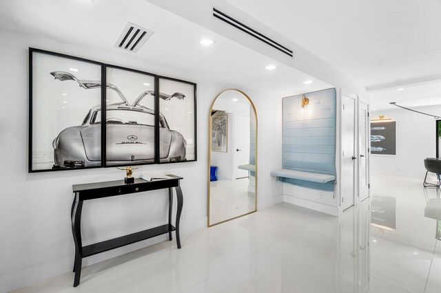 2724 N Ocean Boulevard, Fort Lauderdale, FL 33308