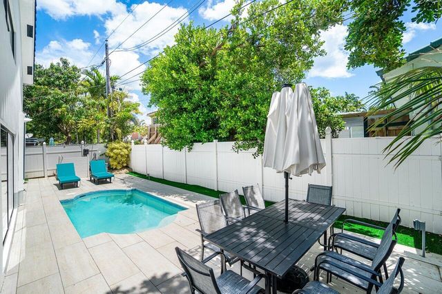 2724 N Ocean Boulevard, Fort Lauderdale, FL 33308