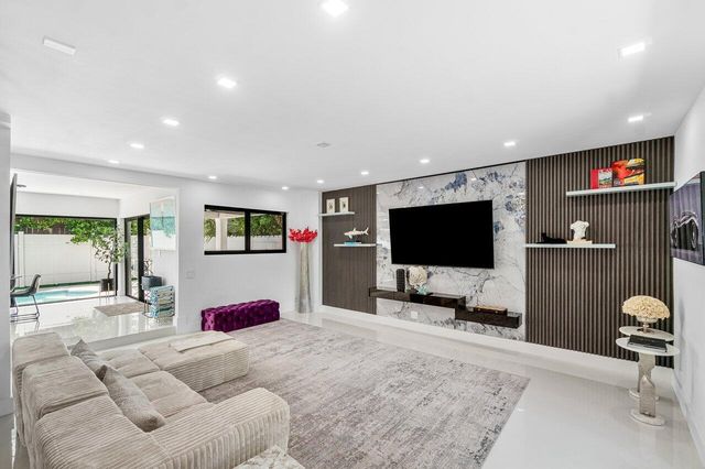 2724 N Ocean Boulevard, Fort Lauderdale, FL 33308
