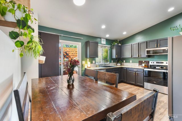 188 Cougar Ct, Nampa, ID 83686