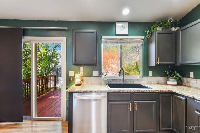 188 Cougar Ct, Nampa, ID 83686