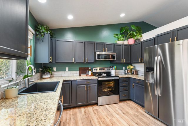 188 Cougar Ct, Nampa, ID 83686