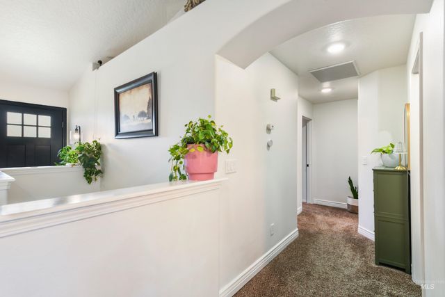 188 Cougar Ct, Nampa, ID 83686