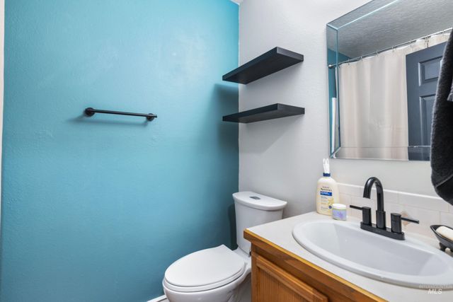 188 Cougar Ct, Nampa, ID 83686