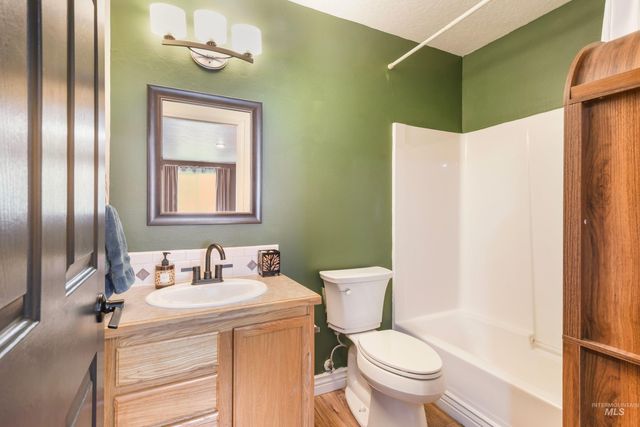 188 Cougar Ct, Nampa, ID 83686