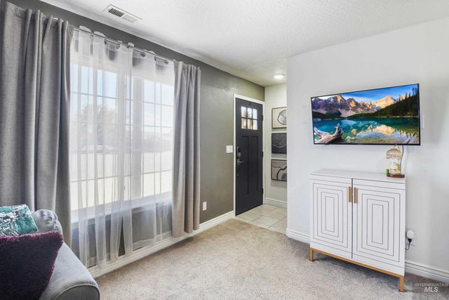 188 Cougar Ct, Nampa, ID 83686