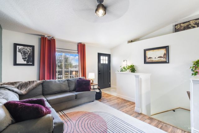 188 Cougar Ct, Nampa, ID 83686