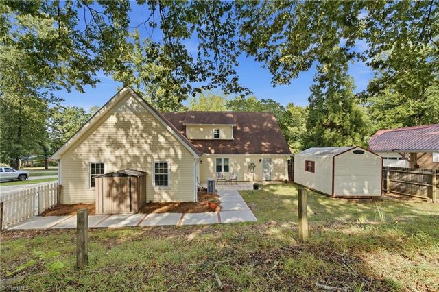 1486 Old Coach Road, Kernersville, NC 27284