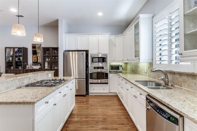 2411 N Hall Street 31, Dallas, TX 75204