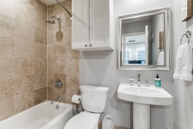2411 N Hall Street 31, Dallas, TX 75204