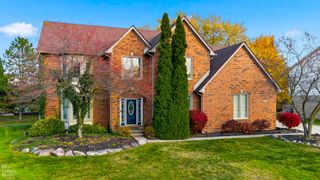 18546 Glastonbury Drive, Livonia, MI 48152