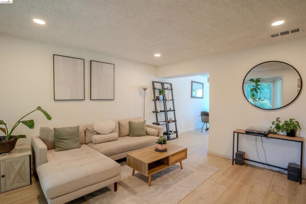1260 Pine Creek Way I, Concord, CA 94520