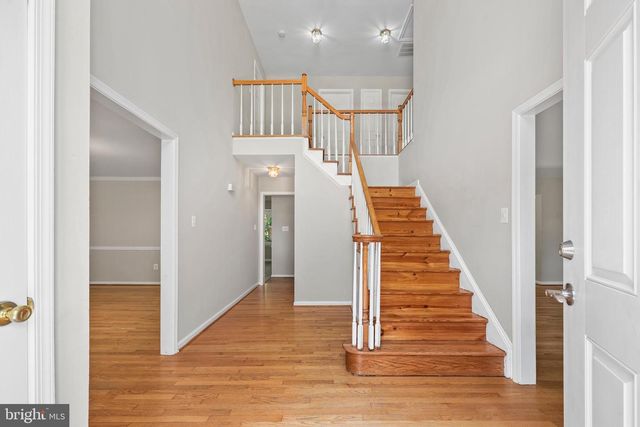 909 BROAD OAKS DR, Herndon, VA 20170