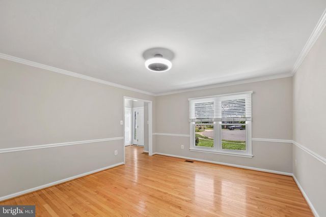 909 BROAD OAKS DR, Herndon, VA 20170