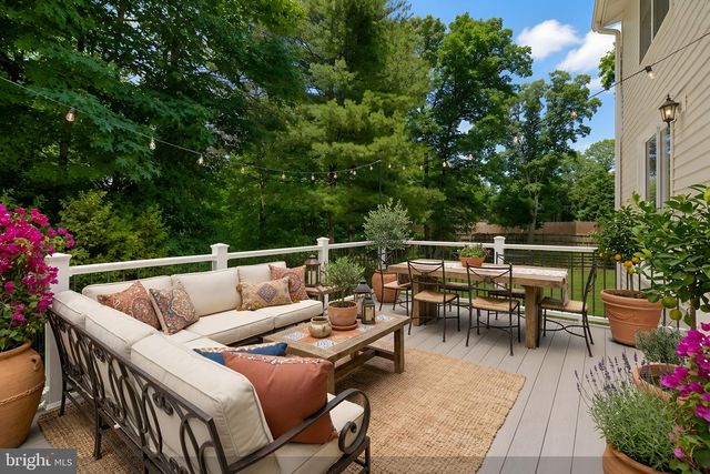 909 BROAD OAKS DR, Herndon, VA 20170