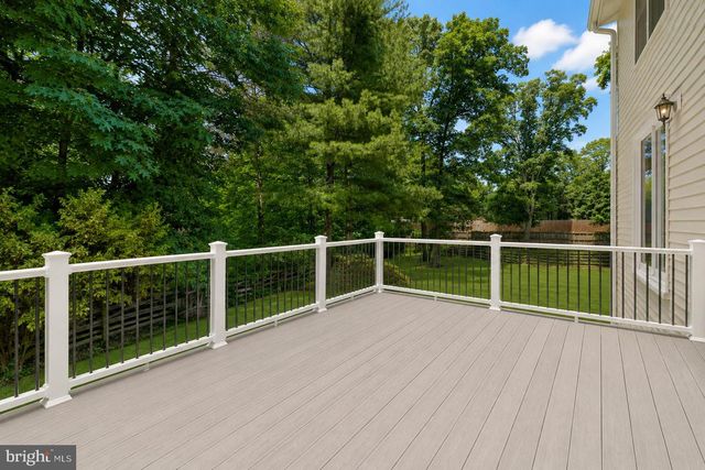 909 BROAD OAKS DR, Herndon, VA 20170