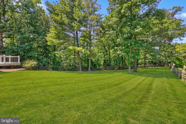 909 BROAD OAKS DR, Herndon, VA 20170