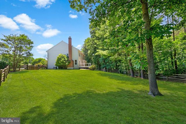 909 BROAD OAKS DR, Herndon, VA 20170