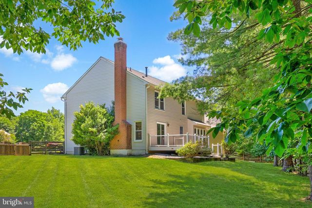 909 BROAD OAKS DR, Herndon, VA 20170