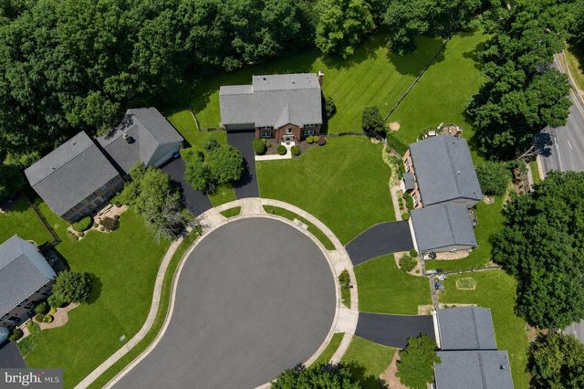 909 BROAD OAKS DR, Herndon, VA 20170
