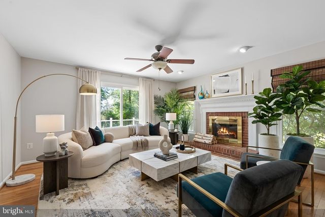 909 BROAD OAKS DR, Herndon, VA 20170