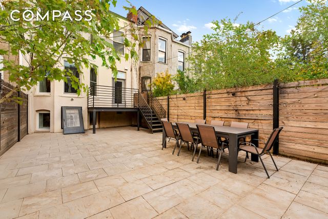 250 E 25th Street, New York City, NY 11226