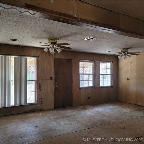 337 N Crabtree Road, Muskogee, OK 74403