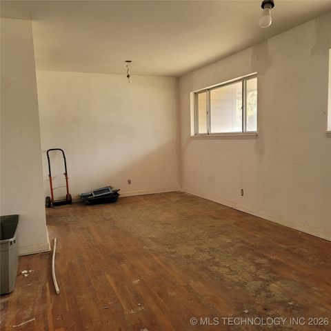 337 N Crabtree Road, Muskogee, OK 74403