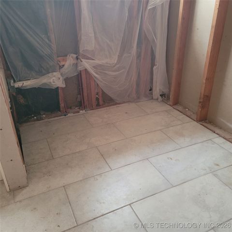 337 N Crabtree Road, Muskogee, OK 74403